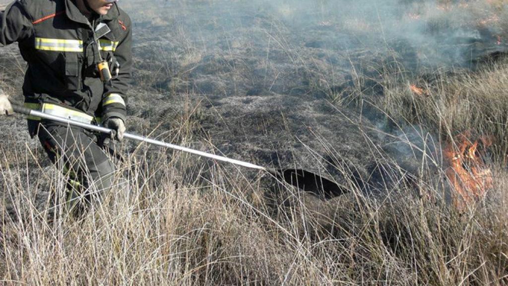Imagen de archivo de un bombero del parque de Benavente.