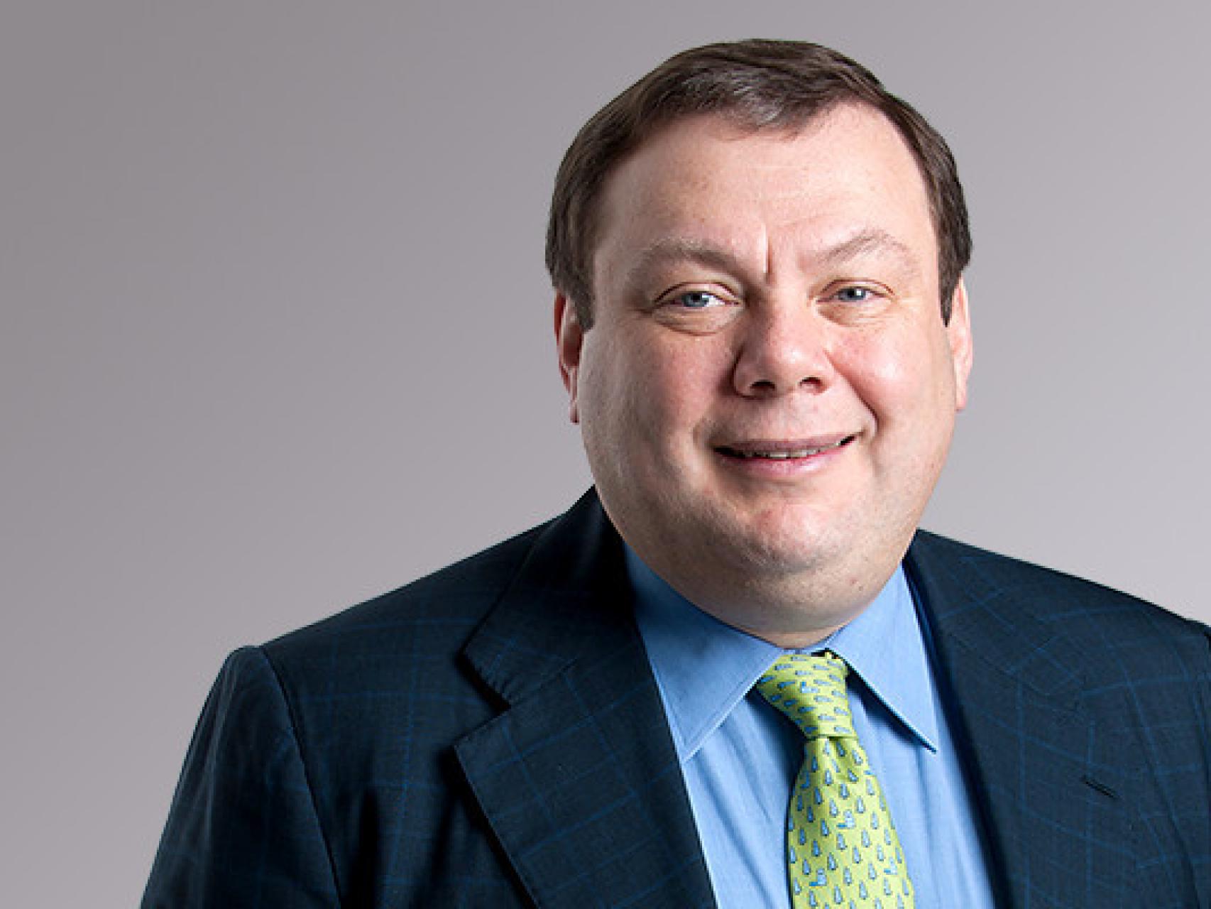 El magnate ruso Mikhail Fridman busca tomar el control de Dia.