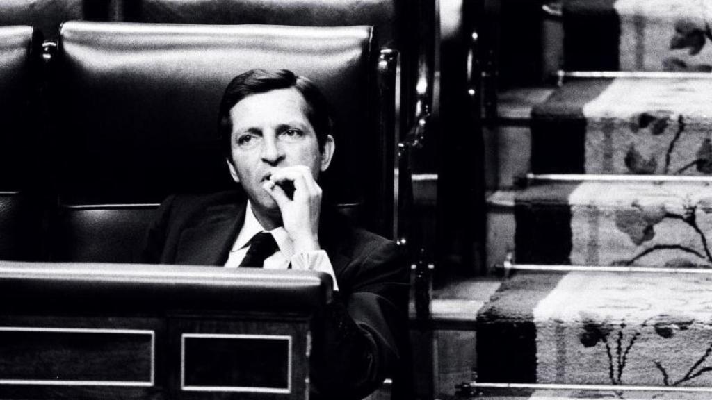 Una de las fotografías de Raúl Cancio, publicada en El País, ahora en Españoles, Franco ha muerto.