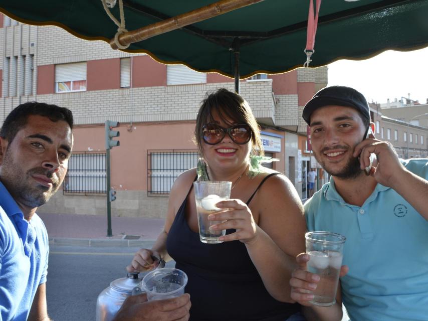 Roque, Nuria y Juanjo, mis compañeros de carro.