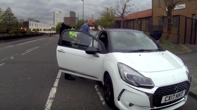 Nunca sabes quién está al otro lado de un chat.