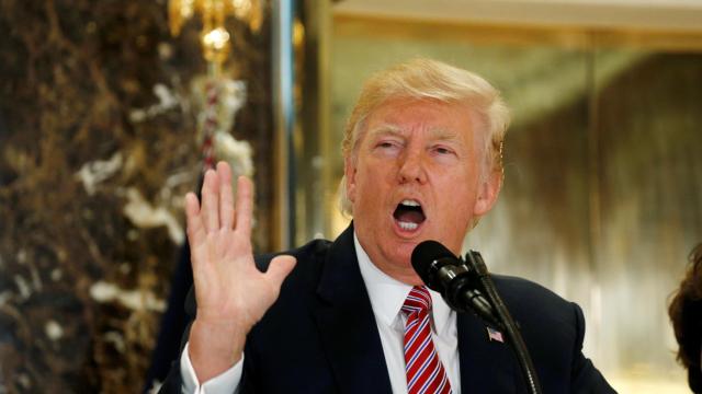 Donald Trump durante la rueda de prensa de la violencia en Virginia.
