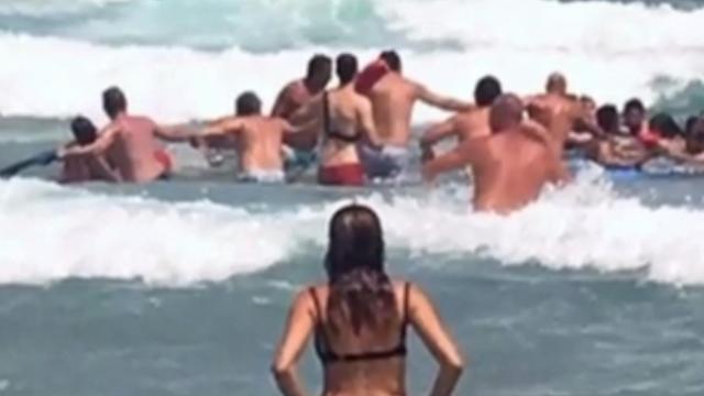 Rescatados cuatro bañistas en La Manga.