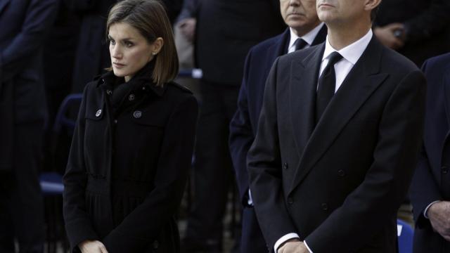 Los reyes, durante un funeral tras un atentado en Afganistán en 2015.