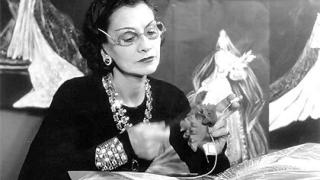 Coco Chanel,la mujer que le puso pantalones al feminismo.