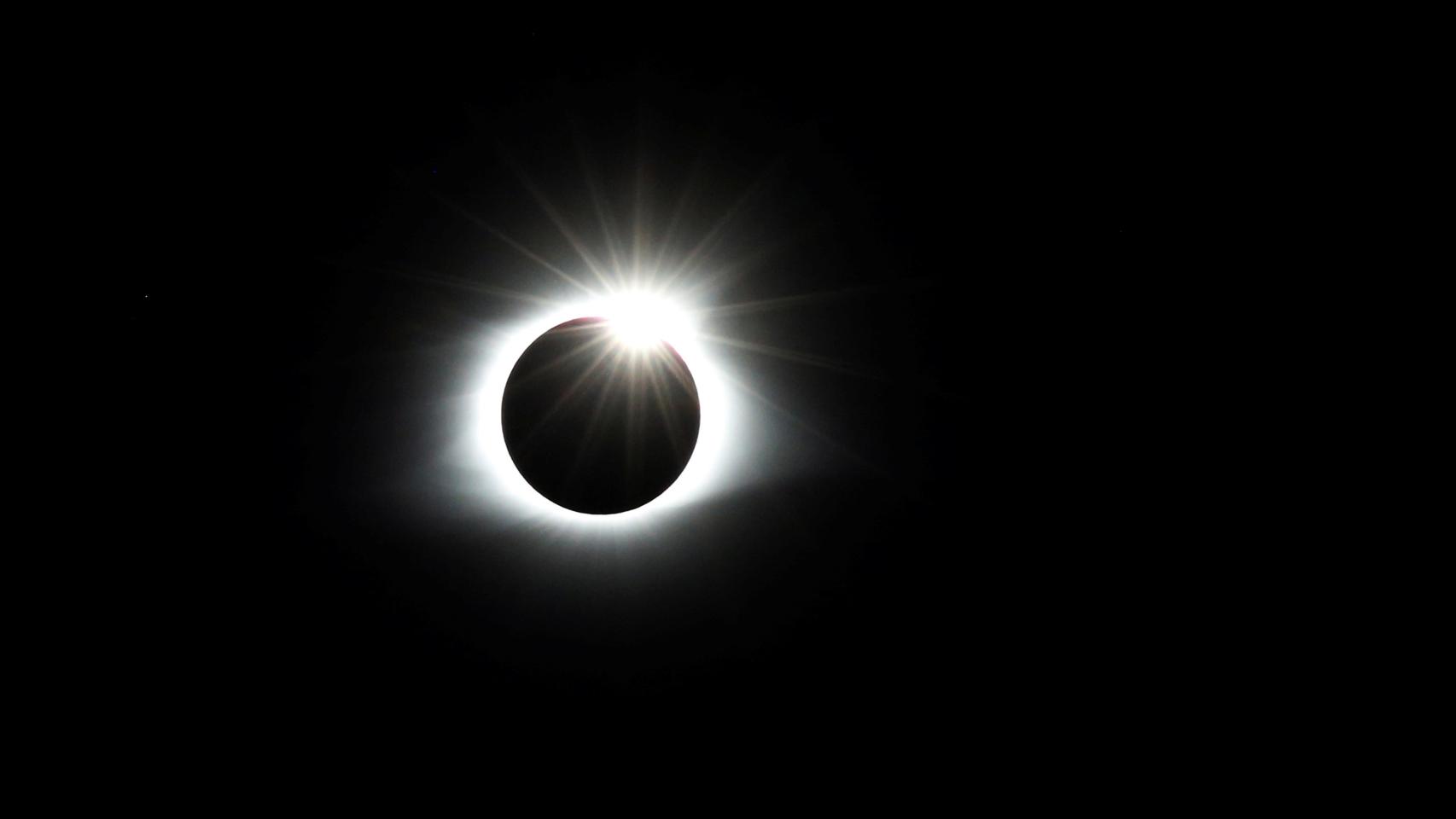 Las mejores imágenes del eclipse solar total