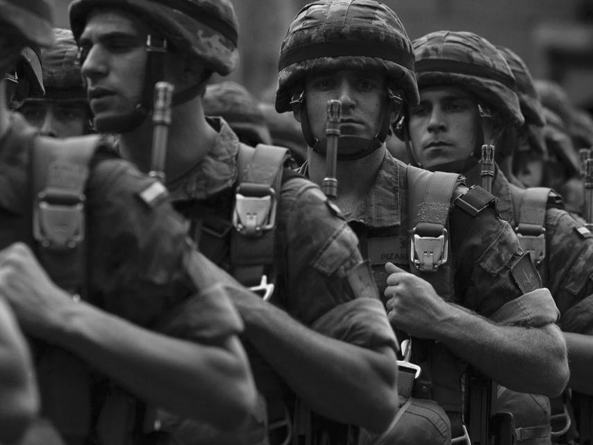 Soldados del Ejército español en la marcha del 12 de octubre