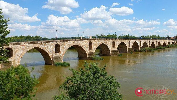 zamora puente de piedra