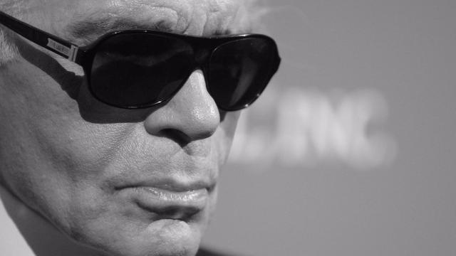 El diseñador Karl Lagerfeld en una instantánea en Nueva York en 2008. | Foto: Getty Images.