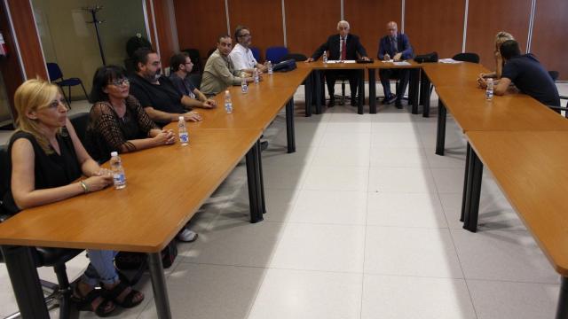Una reunión del comité de Empresa de Eulen y el mediador de Fomento.