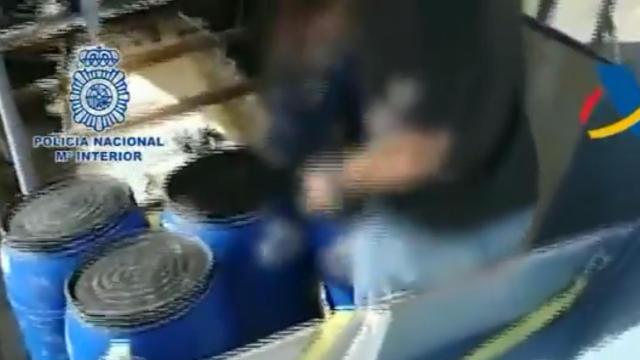 Introducían hachís en la península en bidones de plástico herméticos ocultos en dobles fondos de barcos de recreo.