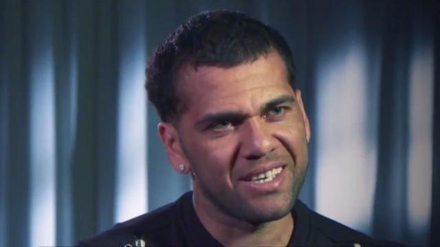Dani Alves en una entrevista a la FIFA