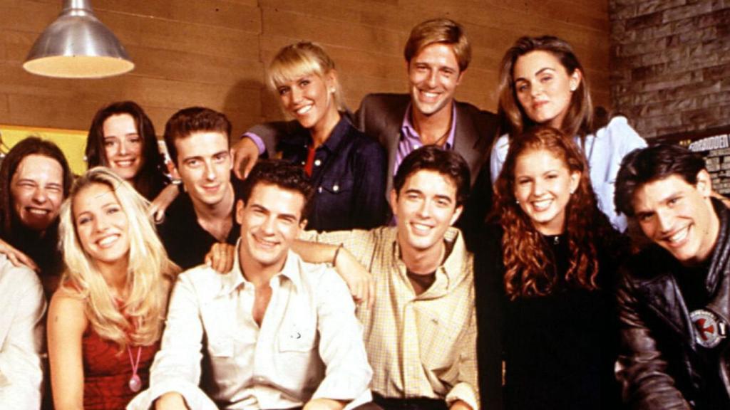 'Al salir de clase' cumple 20 años: las tramas que más se repitieron