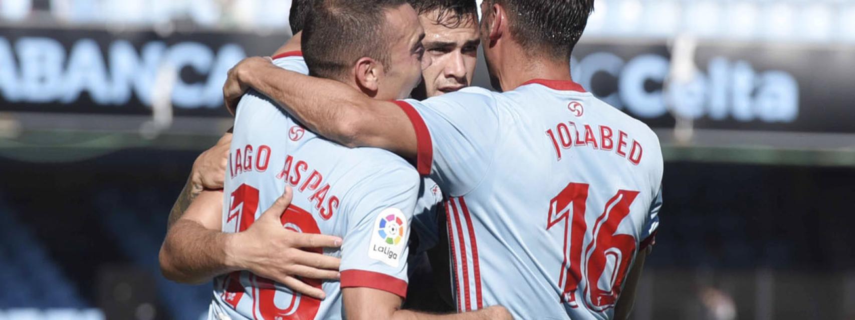 Los jugadores del Celta celebran un gol.