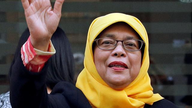 Halimah Yacob  futura  presidenta de Singapur.