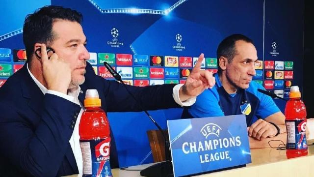 Donis, en rueda de prensa del APOEL.