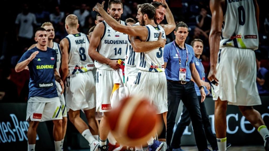 La celebración eslovena tras alcanzar las semifinales europeas.