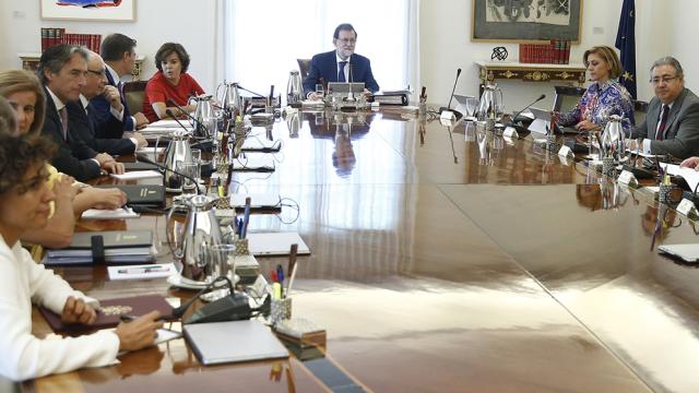 Reunión del Consejo de Ministros para recurrir la ley del refereréndum.