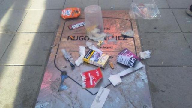 Placa de Hugo Sánchez.