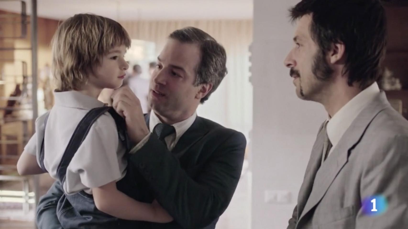 El cameo de un pequeño Miguel Bosé en 'El ministerio del tiempo'