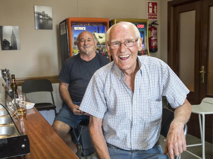 Domingo y Paco, vecinos de Cuacos de Yuste.