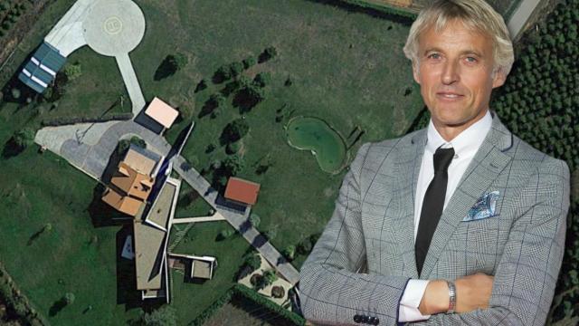 Jesús Calleja y, de fondo, imagen aérea de su finca en Golpejar de la Sobarriba