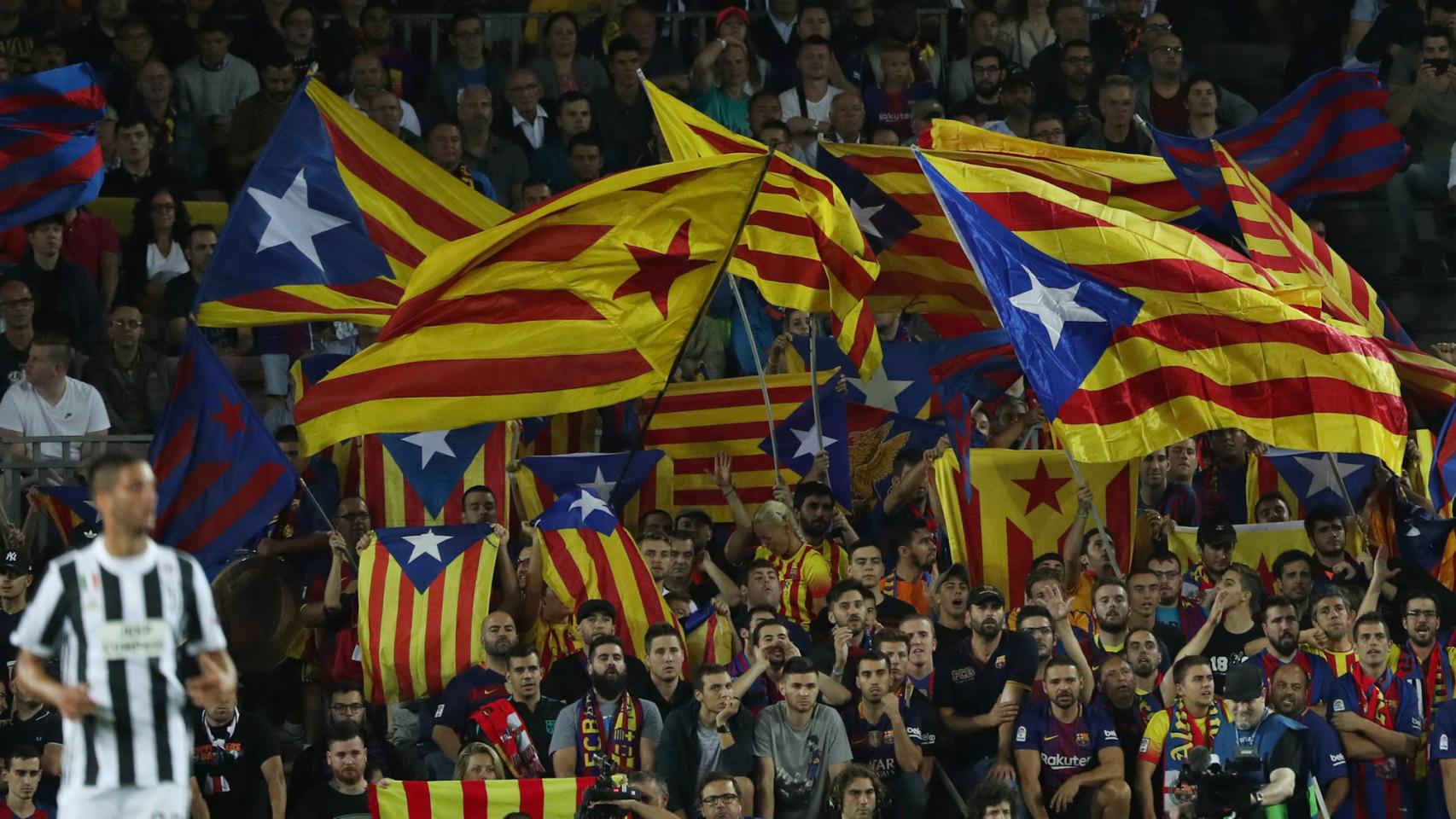 Esteladas en el Camp Nou durante el encuentro de Champions ante la Juventus.