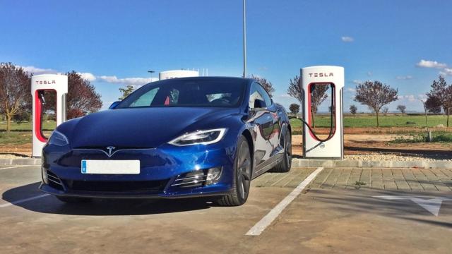 ¿Dónde y cómo puedo recargar un Tesla en España?