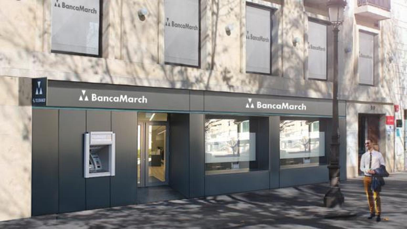 Banca March renueva con Popular y sus clientes seguirán sacando dinero gratis