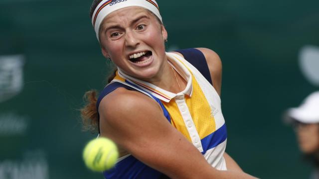 Ostapenko, durante el partido con Muguruza.