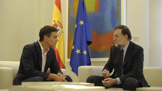 Sánchez y Rajoy reunidos en Moncloa.