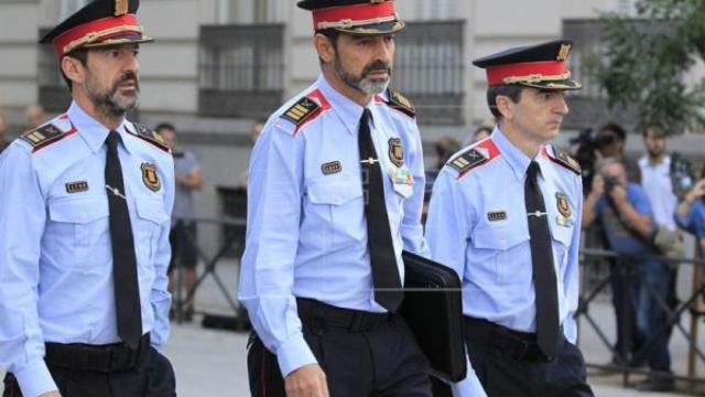 Trapero y dos de sus lugartenientes, camino de la Audiencia Nacional