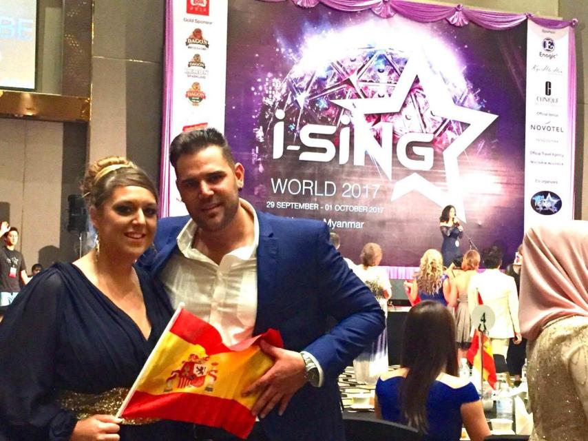 Jenny Tomás y Víctor Castillo quedaron segundos en la categoría de duetos