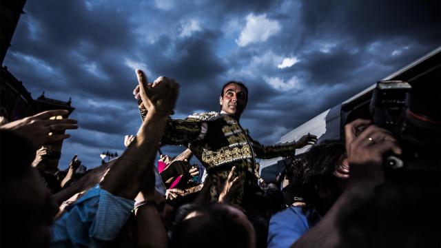 Enrique Ponce, a hombros en Madrid