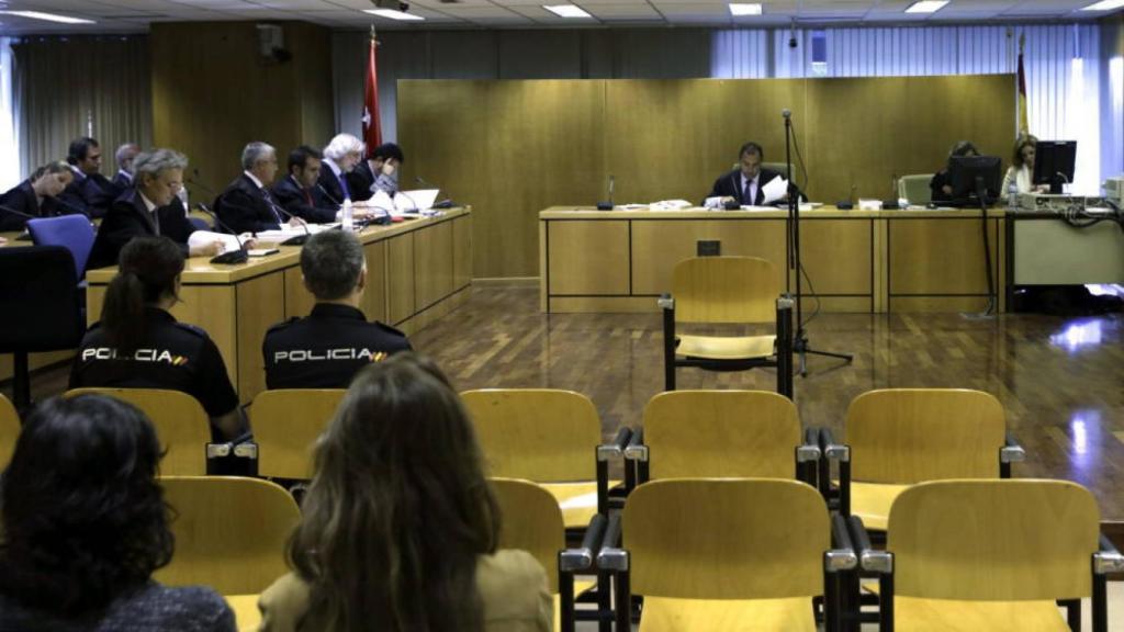 Una de las sesiones del juicio por el asesinato del abogado Díaz Moñux.