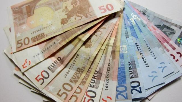 Dinero.