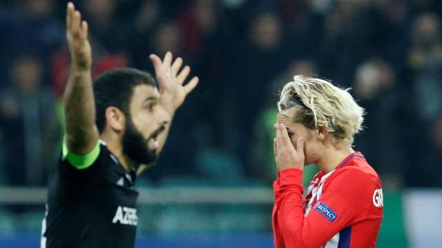 Griezmann se echa las manos a la cara tras fallar una ocasión.
