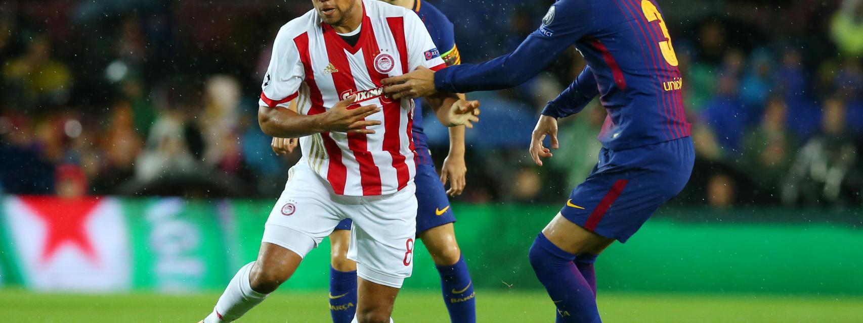 Piqué en el Barcelona - Olympiacos de Champions.