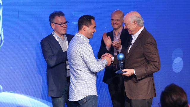 Francisco González en la entrega del premio del BBVA Open Summit.