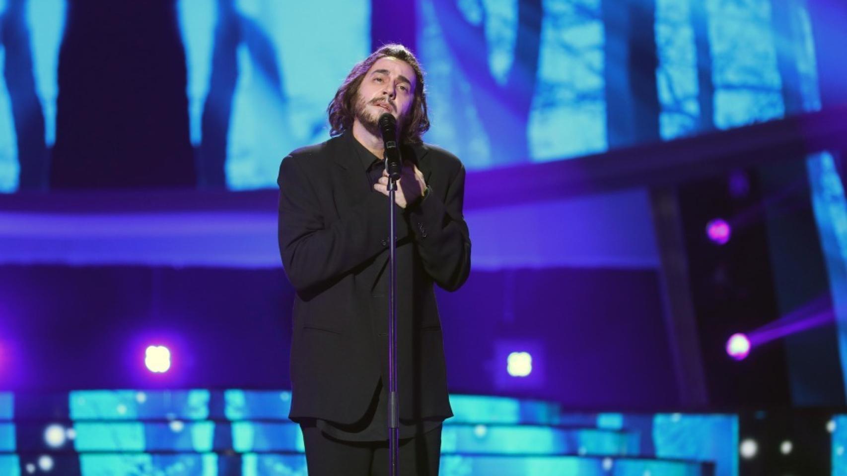 Miquel Fernández como Salvador Sobral (Antena 3).