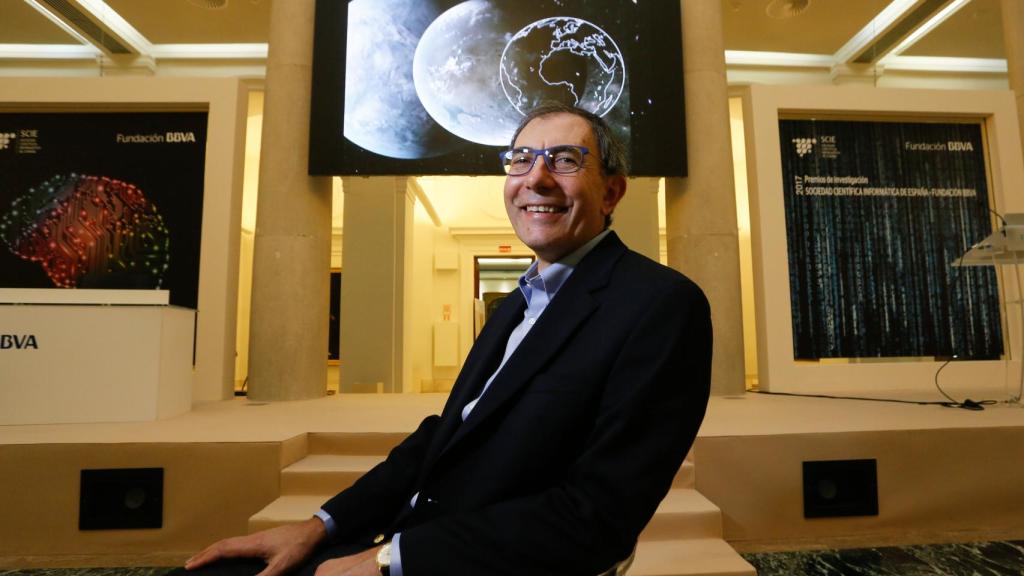 Dimitar Sasselov; de profesión: cazaplanetas