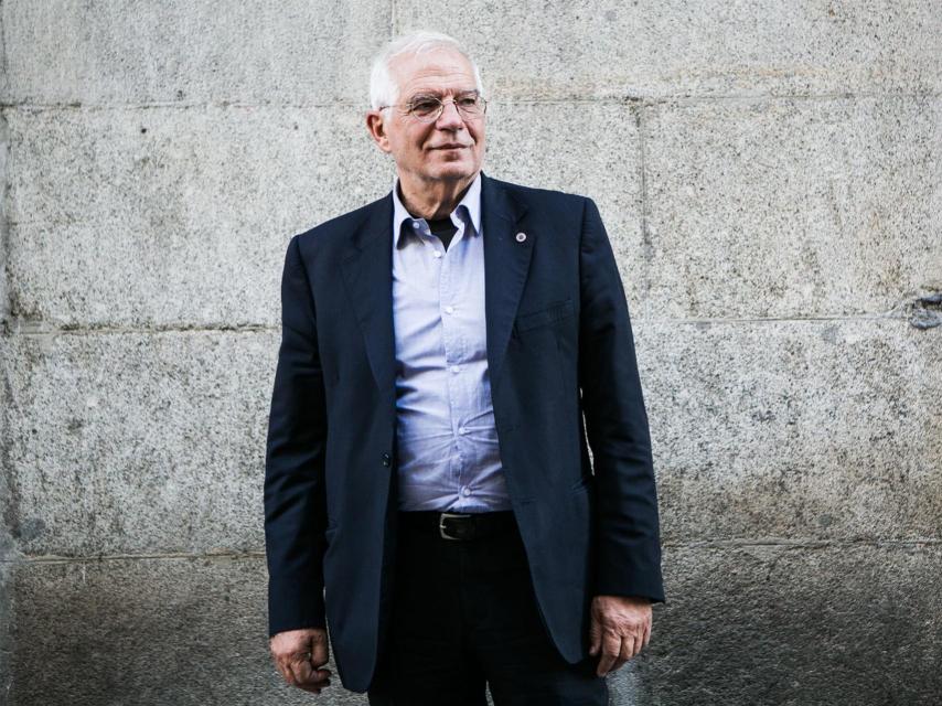 El exministro, ante el Ateneo de Madrid, donde se hizo la entrevista.