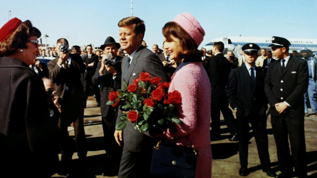Kennedy, con su esposa, horas antes de ser asesinado.