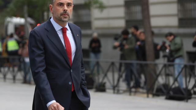 Santi Vila ha llegado a la Audiencia Nacional acompañado por su abogado