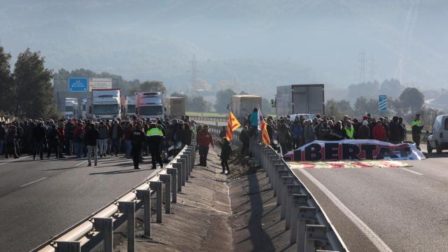 Cortes en la A2 por la presencia de manifestantes