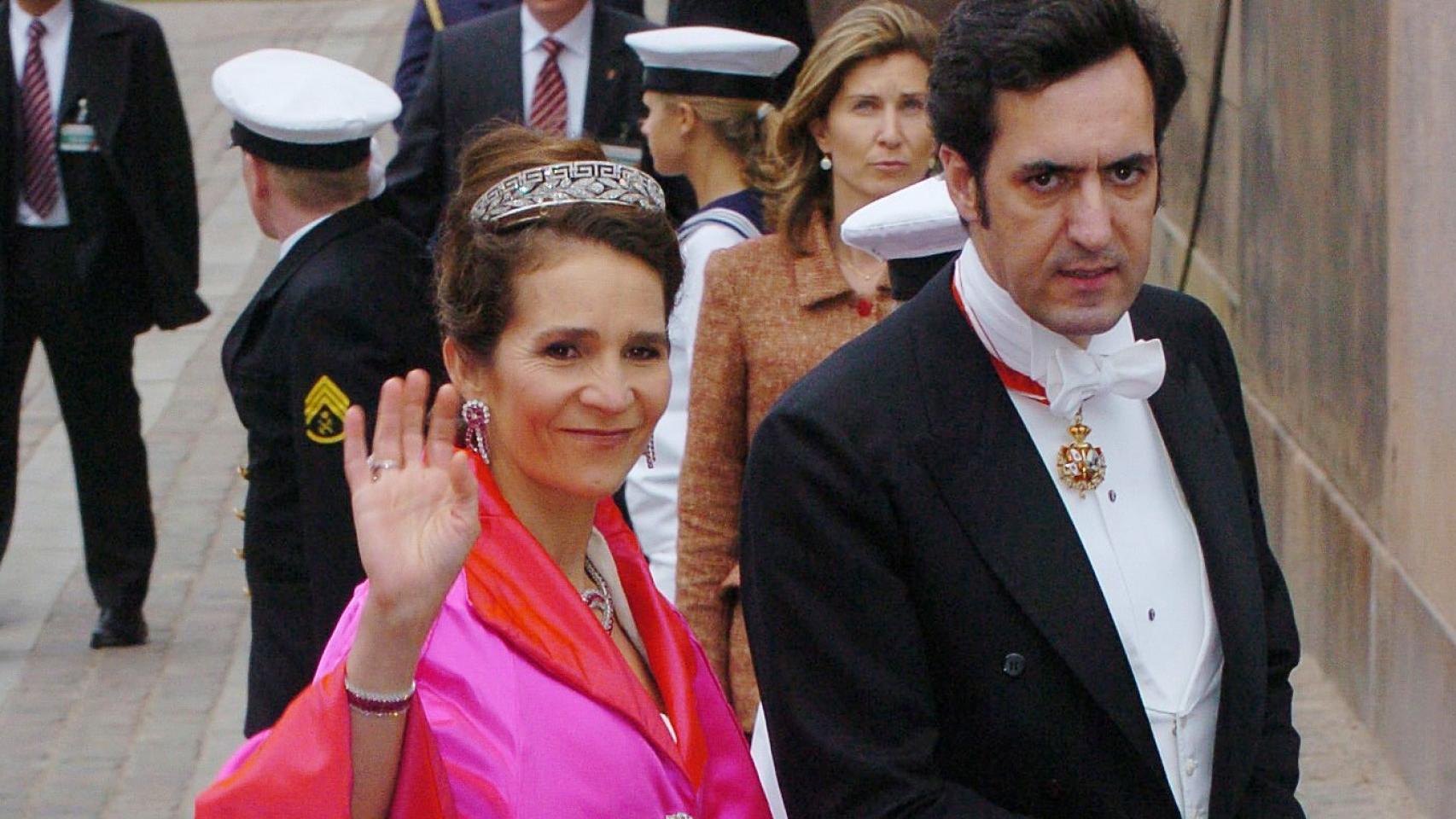 La infanta Elena y Jaime de Marichalar en la boda de Federico de Dinamarca y Mary Donaldson.