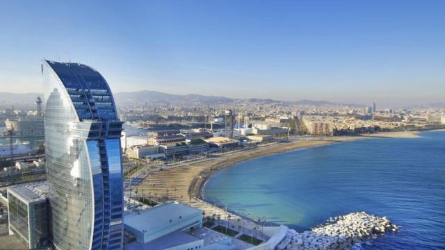 El hotel W de Barcelona también nota los efectos del desafío separatista catalán.