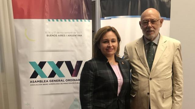 Maza, junto a la Fiscal de Panamá, durante su viaje a Buenos Aires.