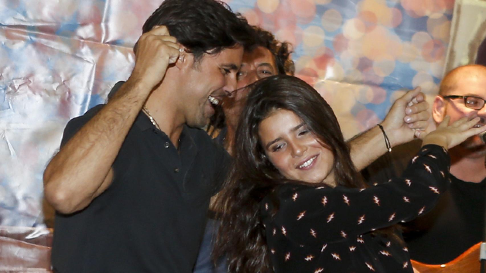 Famosos Rastrillo Nuevo Futuro