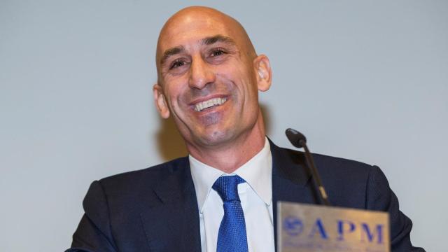 Luis Rubiales tras renunciar a seguir presidiendo la AFE.